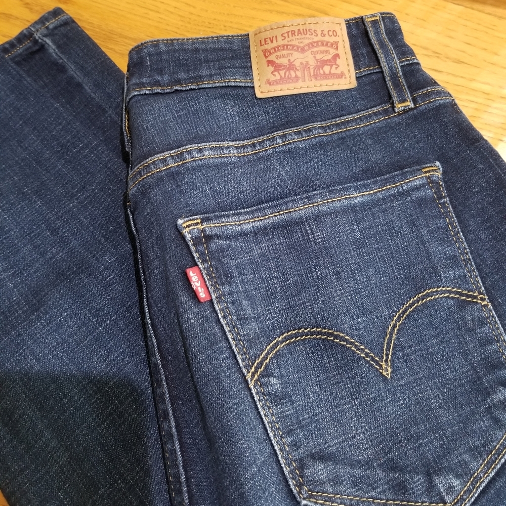 Levi 721 High Rise Skinny Jeans